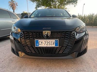 Usata Peugeot 208 Style 100 CV (73 kW) 2025 Nero Utilitaria