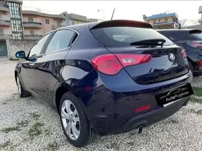 Usata Alfa Romeo Giulietta 140 CV (102 kW) 2011 Blu Utilitaria