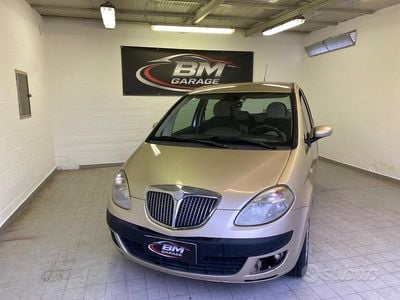 Usata Lancia Musa 95 CV (69 kW) 2007 Beige Monovolume