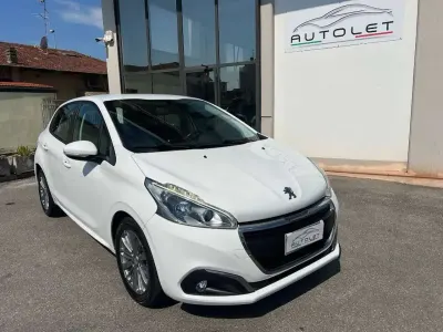 Usata Peugeot 208 Active 75 CV (55 kW) 2016 Bianco Utilitaria