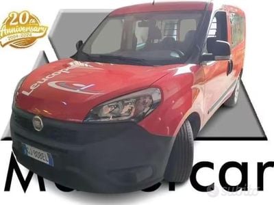Usata Fiat Doblò Easy 90 CV (66 kW) 2022 Rosso Monovolume