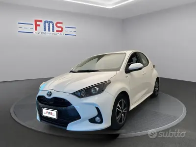 Usata Toyota Yaris Active 116 CV (85 kW) 2022 Super white Utilitaria