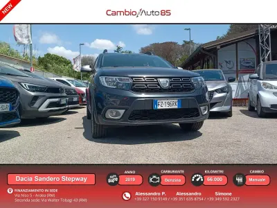 Usata Dacia Sandero Comfort 90 CV (66 kW) 2019 Grigio Berlina