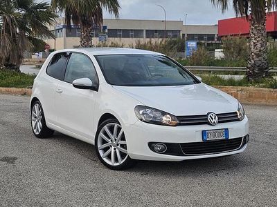 Usata VW Golf VI 110 CV (80 kW) 2009 Bianco Utilitaria