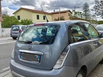 Usata Lancia Ypsilon 75 CV (55 kW) 2008 Grigio Utilitaria