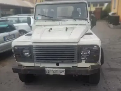 Usata Land Rover Defender 109 CV (80 kW) 1991 Bianco SUV