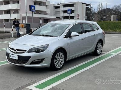 Usata Opel Astra Business 110 CV (80 kW) 2014 Grigio Station wagon