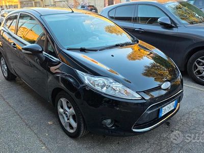 Usata Ford Fiesta 92 CV (67 kW) 2010 Nero Berlina