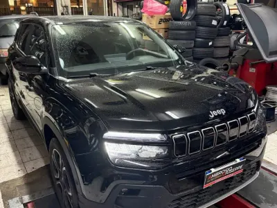 Käytetty Jeep Avenger