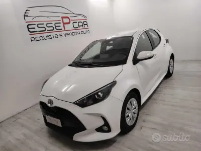 Usata Toyota Yaris Trend 72 CV (52 kW) 2023 Bianco Utilitaria