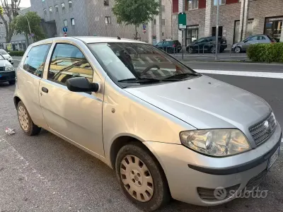 Brugt Fiat Punto 60 HK (44 kW) 2010 Grå Hatchback