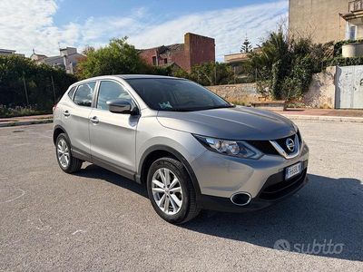 Usata Nissan Qashqai N-Vision 110 CV (80 kW) 2017 Grigio SUV