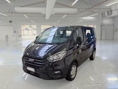 Begagnad Ford Transit Custom 131 HK (96 kW) 2023 Svart Minibuss
