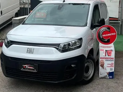 Usado Fiat Doblò 102 HP (75 kW) 2023 Branco Monovolume