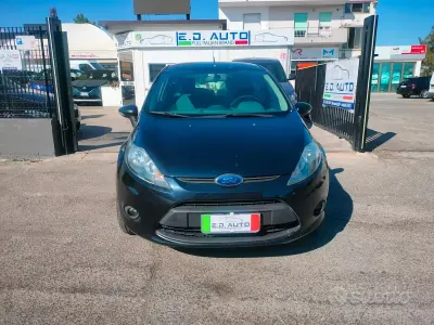 Usata Ford Fiesta Titanium 68 CV (50 kW) 2010 Nero Berlina