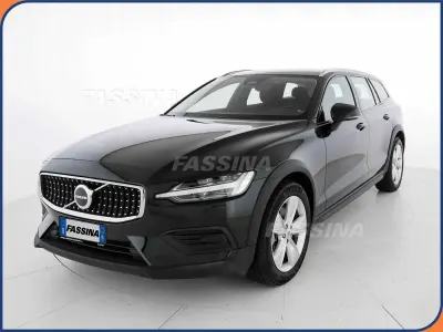 Usata Volvo V60 CC 145 CV (106 kW) 2023 Nero Station wagon