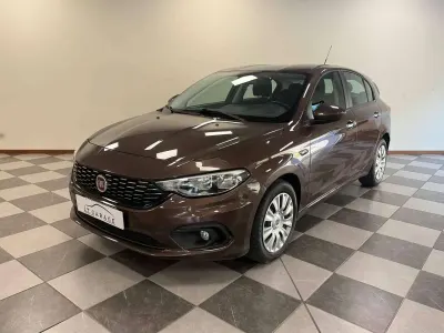Usata Fiat Tipo Lounge 120 CV (88 kW) 2016 Marrone Berlina