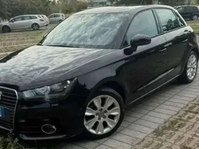 Usata Audi A1 Sportback Attraction 105 CV (77 kW) 2012 Nero Utilitaria