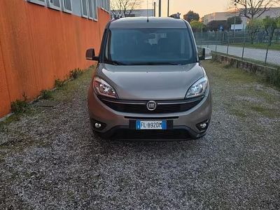 Usata Fiat Doblò 120 CV (88 kW) 2017 Marrone Monovolume