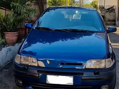 Usata Fiat Punto 133 CV (97 kW) 1994 Blu Berlina