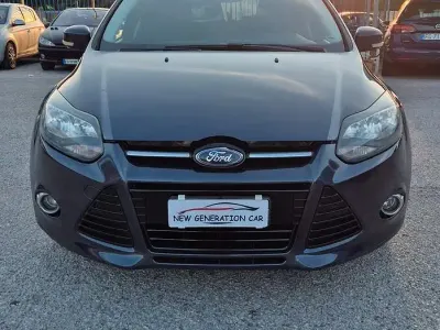 Usata Ford Focus Titanium 115 CV (84 kW) 2011 Grigio Berlina