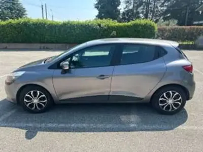 Usata Renault Clio IV 75 CV (55 kW) 2015 Argento Berlina