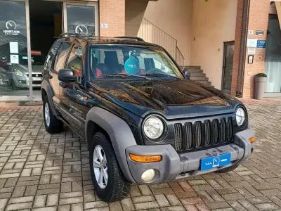 Usata Jeep Cherokee 163 CV (119 kW) 2006 Grigio SUV