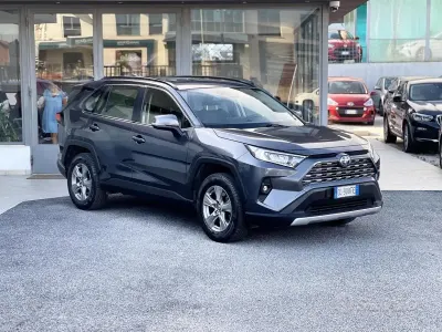 Usata Toyota RAV4 Hybrid 178 CV (130 kW) 2022 Grigio SUV