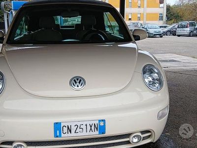Usata VW New Beetle 101 CV (74 kW) 2004 Bianco Utilitaria