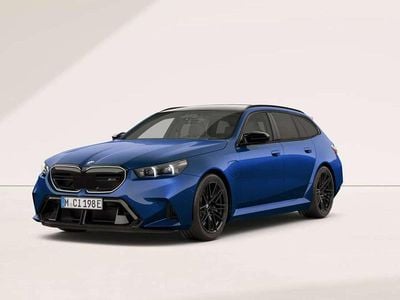 Nuova BMW M5 727 CV (534 kW) 2026 Marina bay blue metallizzato Station wagon