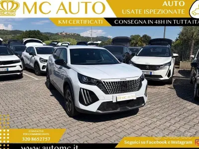 Usata Peugeot 2008 Allure 131 CV (96 kW) 2023 Bianco SUV
