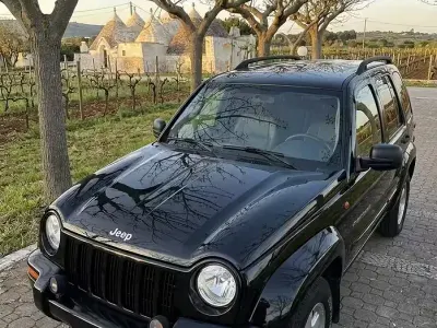 Usata Jeep Cherokee Limited 150 CV (110 kW) 2004 Nero SUV