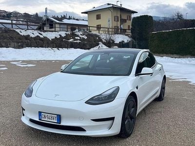 Usata Tesla Model 3 RWD 235 kW (320 CV) 2023 Bianco Berlina
