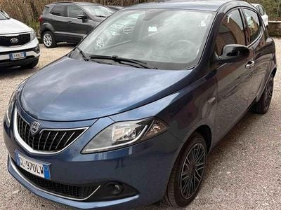 Usata Lancia Ypsilon Gold 69 CV (50 kW) 2022 Blu Utilitaria
