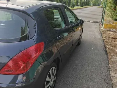 Usata Peugeot 308 Premium 90 CV (66 kW) 2011 Bluazzurro Berlina