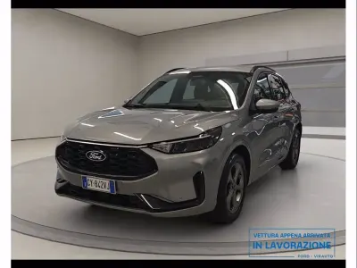 Usata Ford Kuga ST-Line 180 CV (132 kW) 2025 Solar silver SUV
