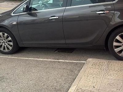 Usata Opel Astra 82 CV (60 kW) 2013 Marrone Berlina