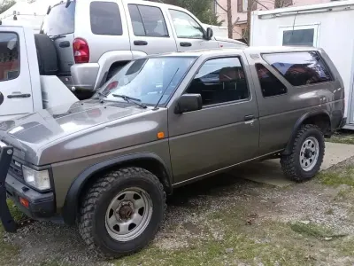 Usata Nissan Terrano 99 CV (72 kW) 1992 Grigio SUV
