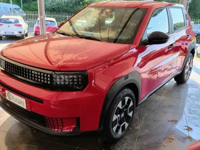 Nuova Fiat Grande Panda Icon 110 CV (80 kW) 2026 Rosso Utilitaria