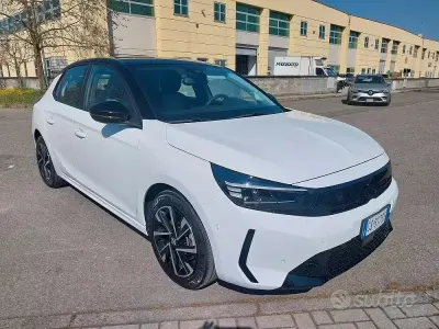 Usata Opel Corsa Ultimate 101 CV (74 kW) 2024 Bianco Utilitaria