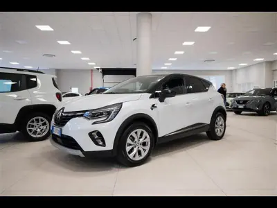 Usata Renault Captur Intens 160 CV (117 kW) 2022 Bianco SUV