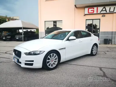 Usata Jaguar XE 180 CV (132 kW) 2017 Bianco Berlina