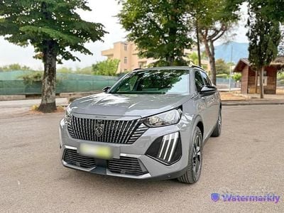 Usata Peugeot 2008 Allure+ 145 CV (106 kW) 2025 Grigio scuro SUV