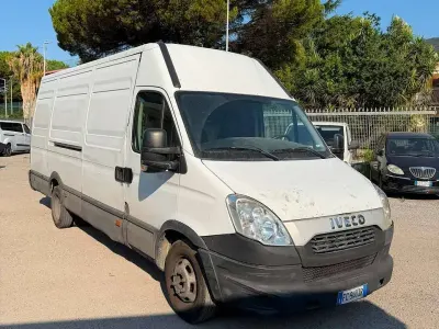 Usata Iveco Daily 126 CV (92 kW) 2012 Bianco Berlina