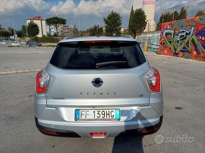Usata SsangYong Tivoli 115 CV (84 kW) 2016 Grigio SUV