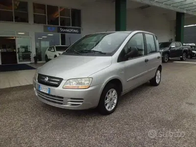 Begagnad Fiat Multipla Dynamic 103 HK (75 kW) 2004 Grå Minibuss