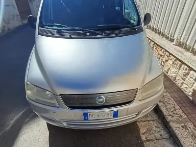 Usata Fiat Multipla 103 CV (75 kW) 2007 Grigio Monovolume