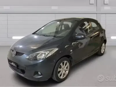 Usata Mazda 2 75 CV (55 kW) 2009 Grigio Utilitaria