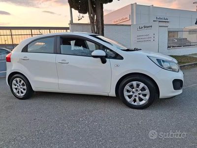 Usata Kia Rio EX 75 CV (55 kW) 2013 Bianco Berlina