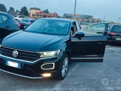 Usata VW T-Roc Advance 150 CV (110 kW) 2018 Nero SUV